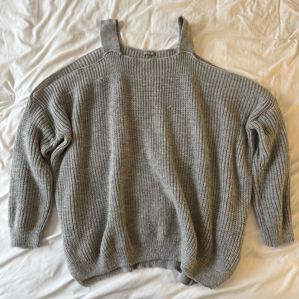 Gray Off-the-Shoulder Sweater with Ribbed Texture